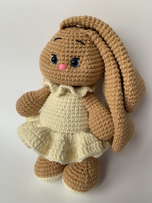 Зайка / вязаная игрушка