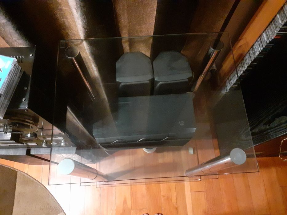 Стійка під апаратуру