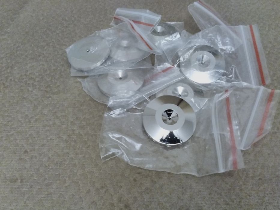 Bases for spikes, Novas (8) and spikes (8)64552567617794121