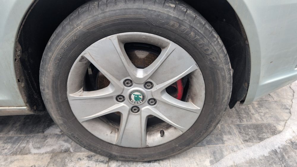 Zderzak przedni Skoda Octavia 2 FL LF7W PDC Spryski.