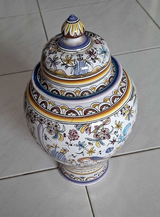 Pote de Cerâmica Berardos Século XVII, pintado à mão
