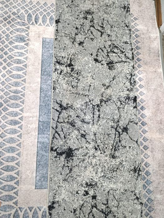 Коврова доріжка на підлогу