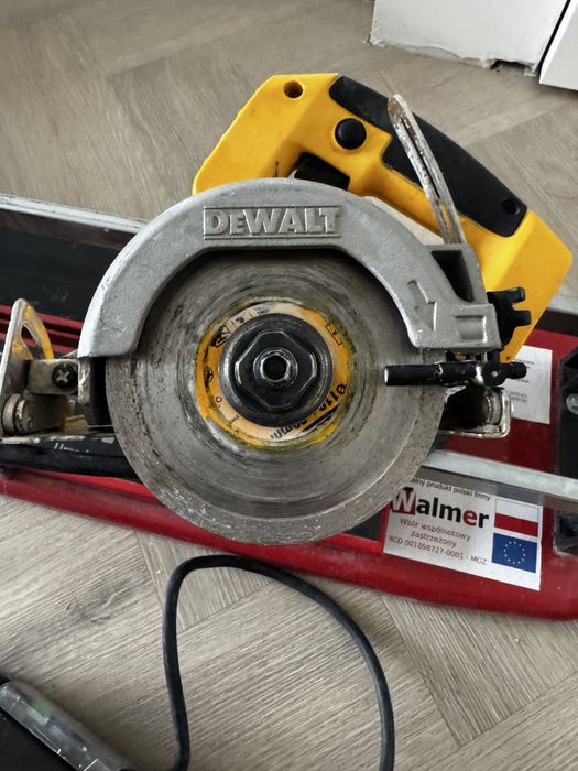 Przecinarka do glazury Dewalt DWC410