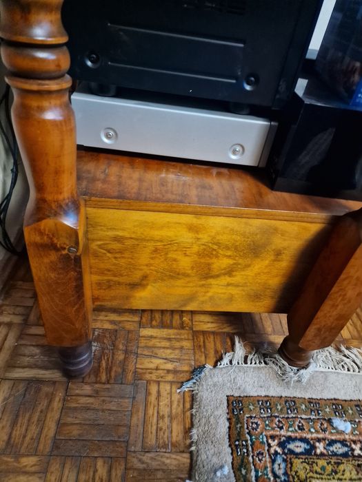 Stolik pod telewizor