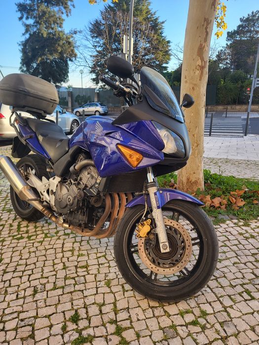 Uma fantástica Honda CBF600SA com ABS procura novo dono
