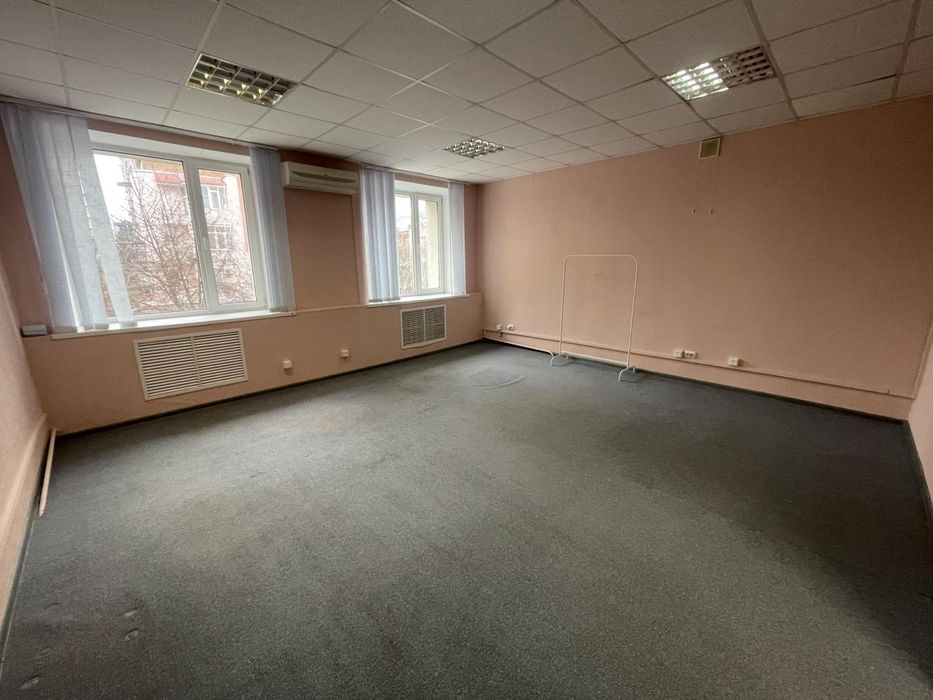 Офіс в центрі міста, є свій паркінг