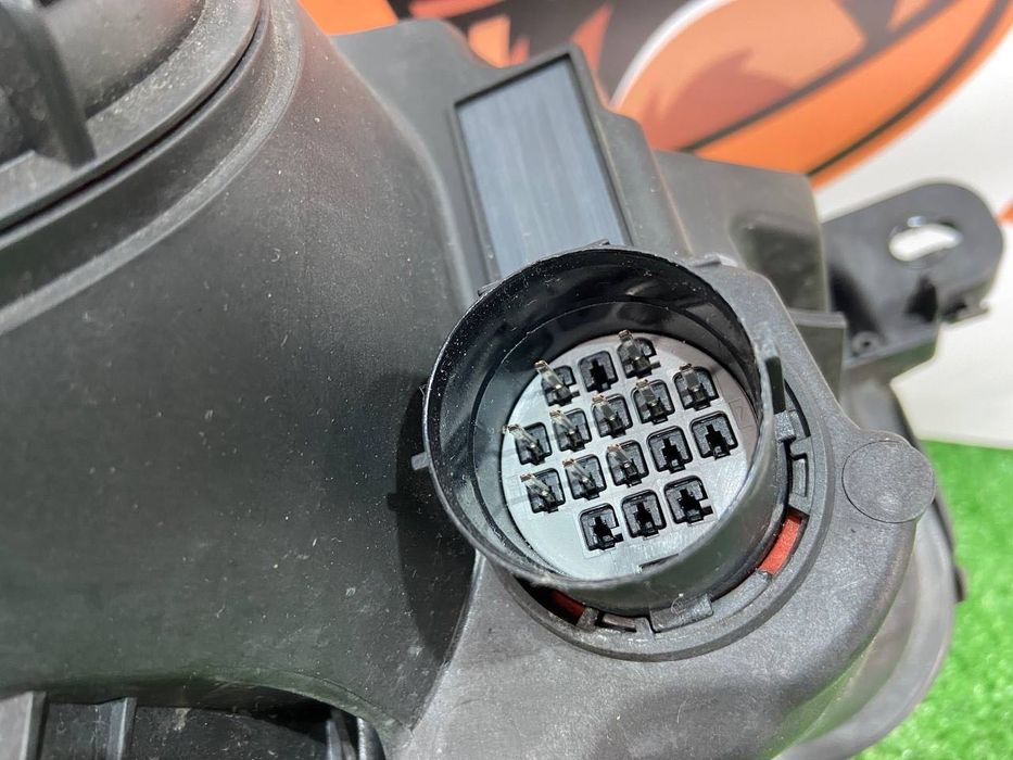 Фара ліва права Jaguar F-Pace Бі-Ксенон Європа