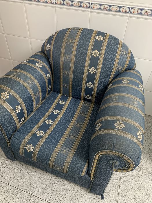 Sofá/ Poltrona em bom estado