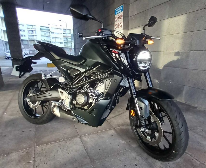 Honda CB 125 R 03/2024 só 1200kms