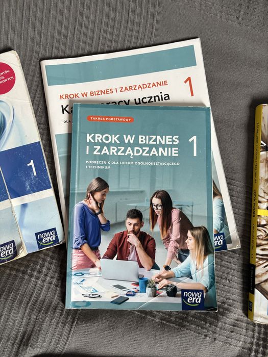 Zestaw 12 książek - 1 i 2 Klasa liceum