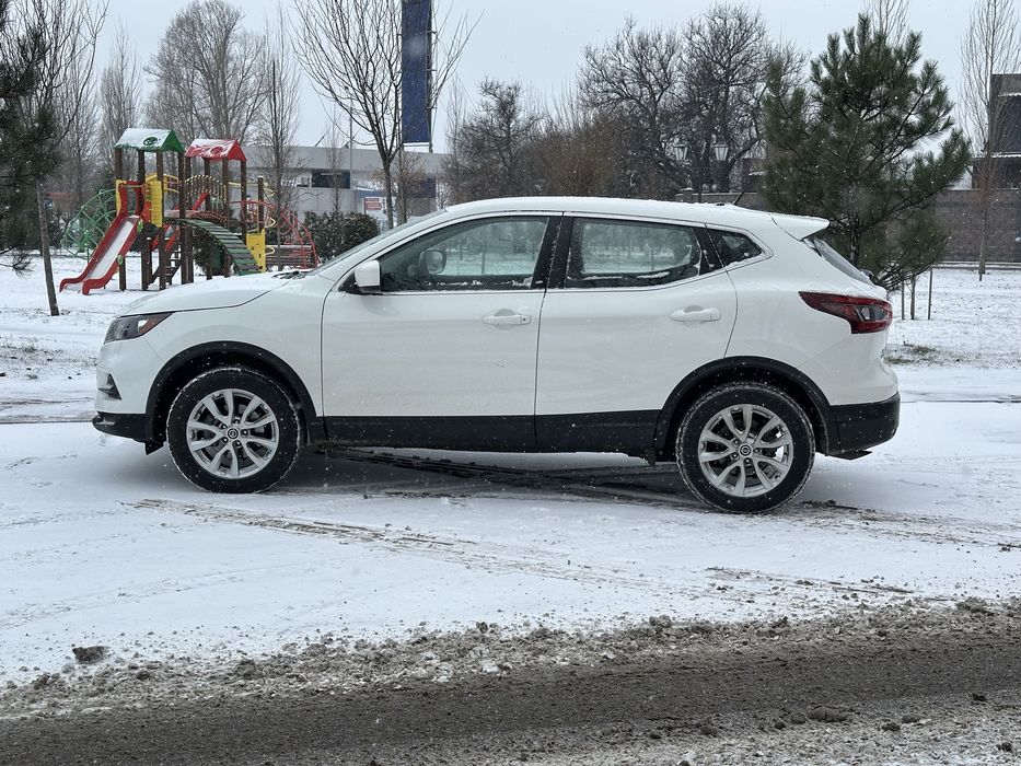 Продам Nissan rogue sport