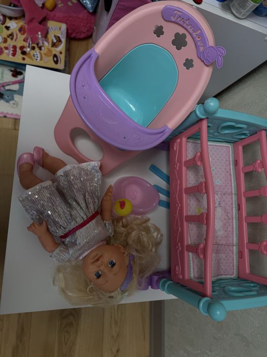 Ліжечко, годувальний стілець, лялька і аксесуари для бейбі борна, пупс