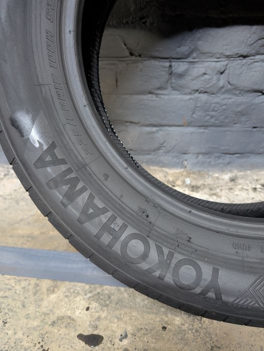 Пара всесезонніх шин Yokohama 226/60 R18 225*60 18 Avid gt