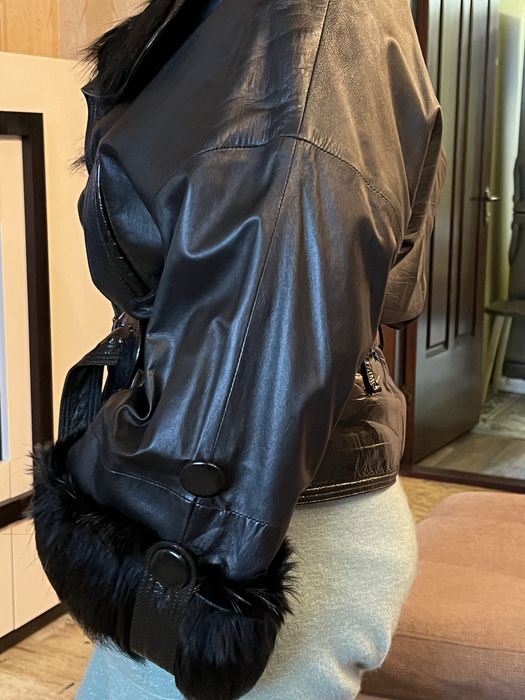 Кожаная куртка женская с мехом бобра
