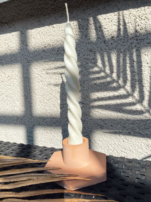 Świecznik brzoskwiniowy