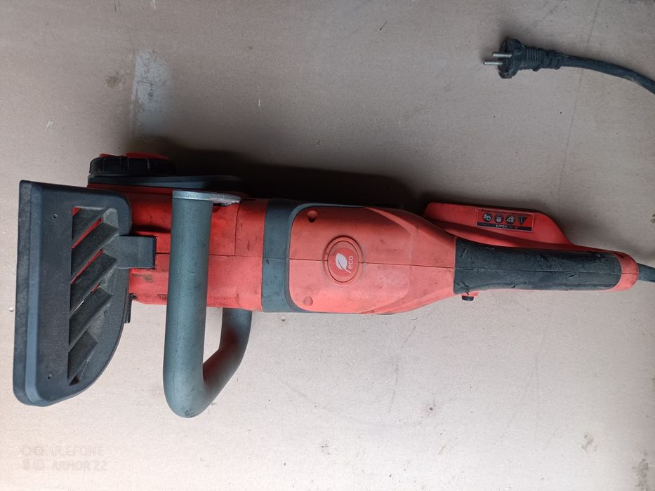 Електро пила в гарному стані