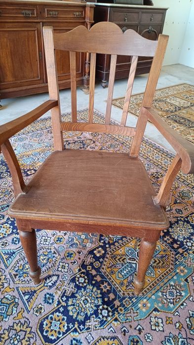 Cadeirão de madeira