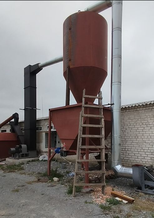 Дробилка сушилка шахтная.