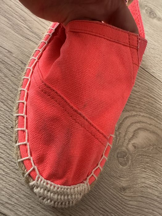 Piękne neonowe espadryle Superdry