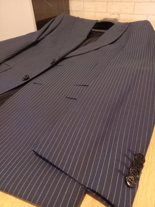 Garnitur Bytom 77% wełna/23% len. 182/100 cm. Podwójny slim.