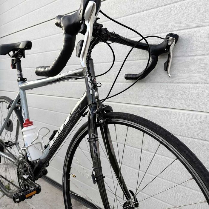 Bicicleta de Estrada BH Burgos - Barata P/Desocupar