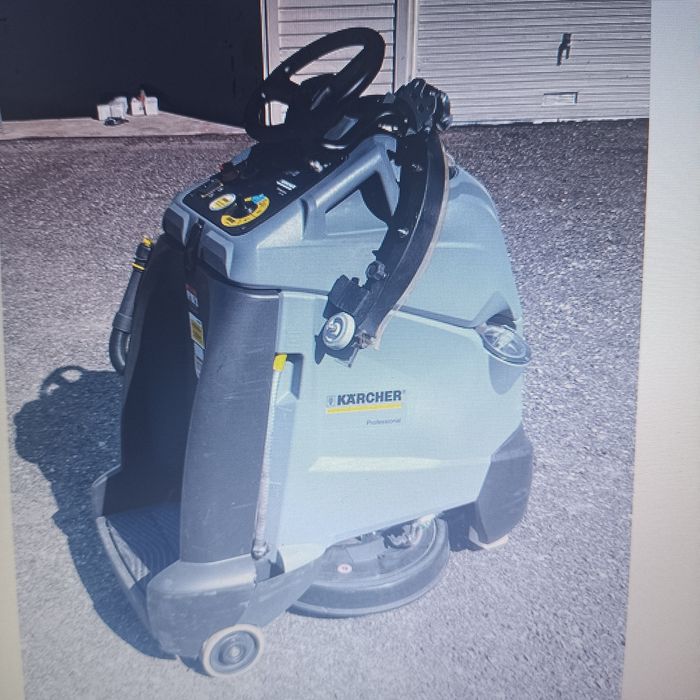 Szorowarka z platformą dla operatora BD 50/40 Karcher, zmywarka