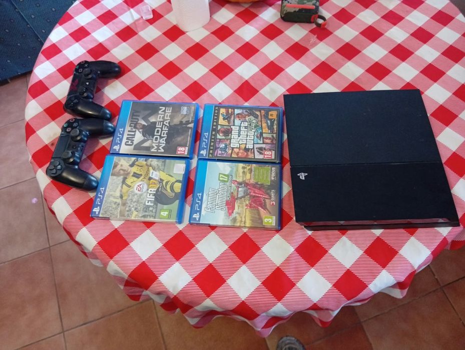 Vendo-se Playstation 4