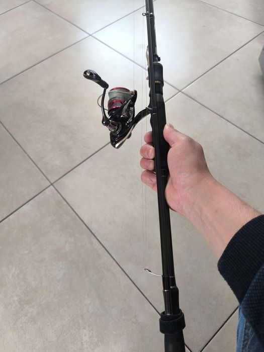 Wędka YAGI Light Jig DAM 8-35g 2.7m z kołowrotkiem  Daiwa