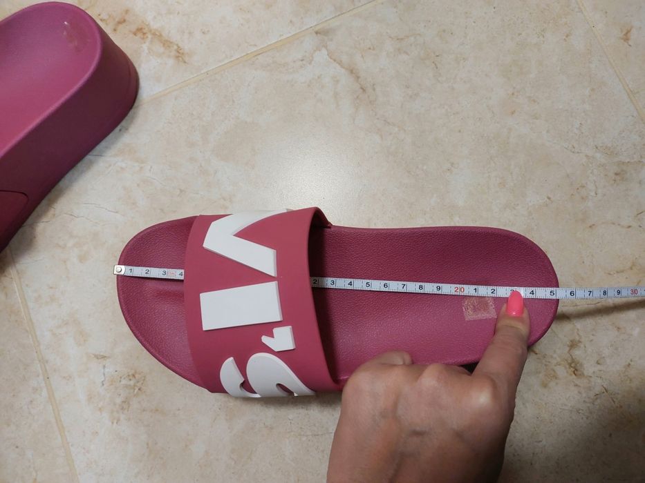 Слайды шлепанцы Levis 38й