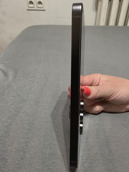 Samsung s24 FE w bardzo dobrym stanie