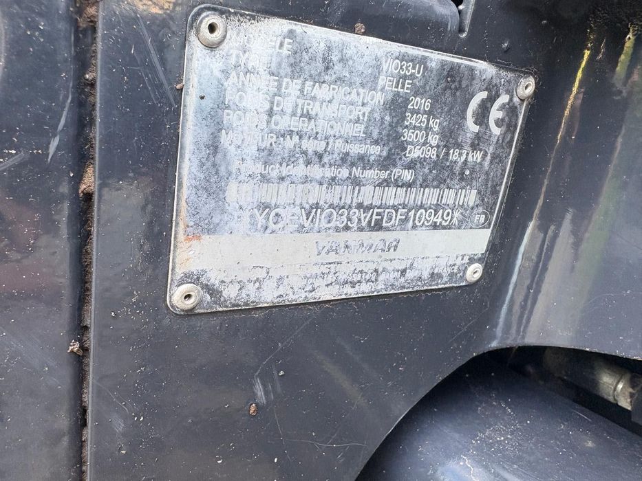 Vendo giratória yanmar vio33