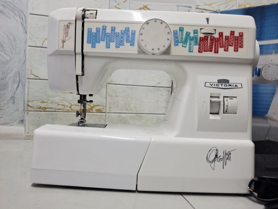 Wiktoria piękna maszyna do szycia