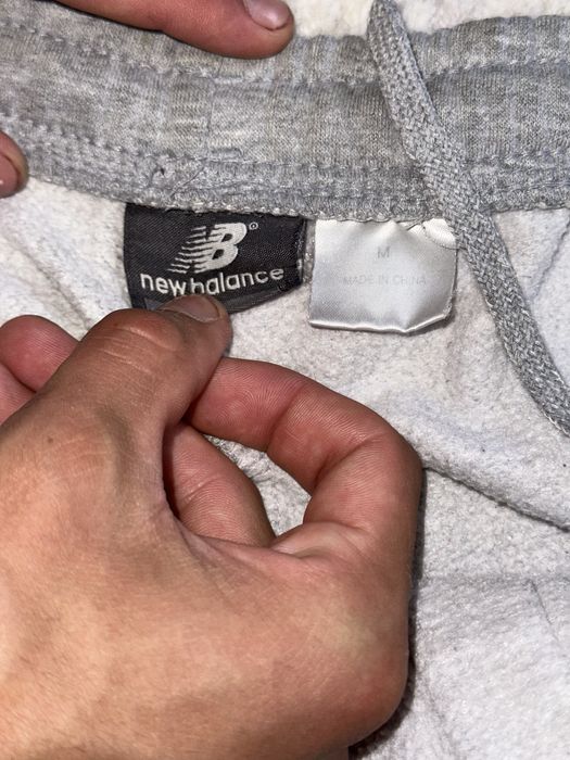 Широкі штани new balance