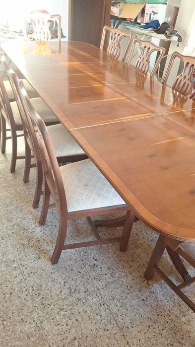 Mesa de Jantar Clássica Extensível (2,7m) + 10 Cadeiras + 2 Cadeirões Chippendale
