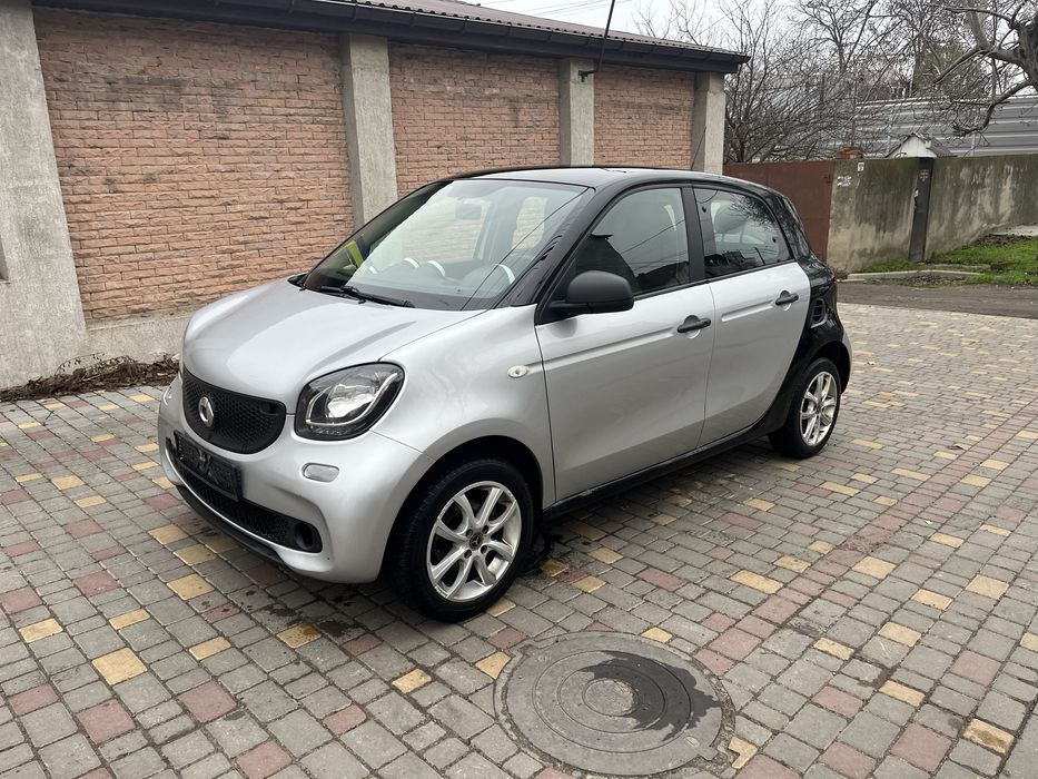 Smart forfour 2016 рік автомобіль в гарному стані