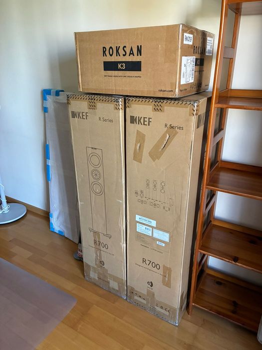 Colunas KEF R700 e Amplificador Roksan K3