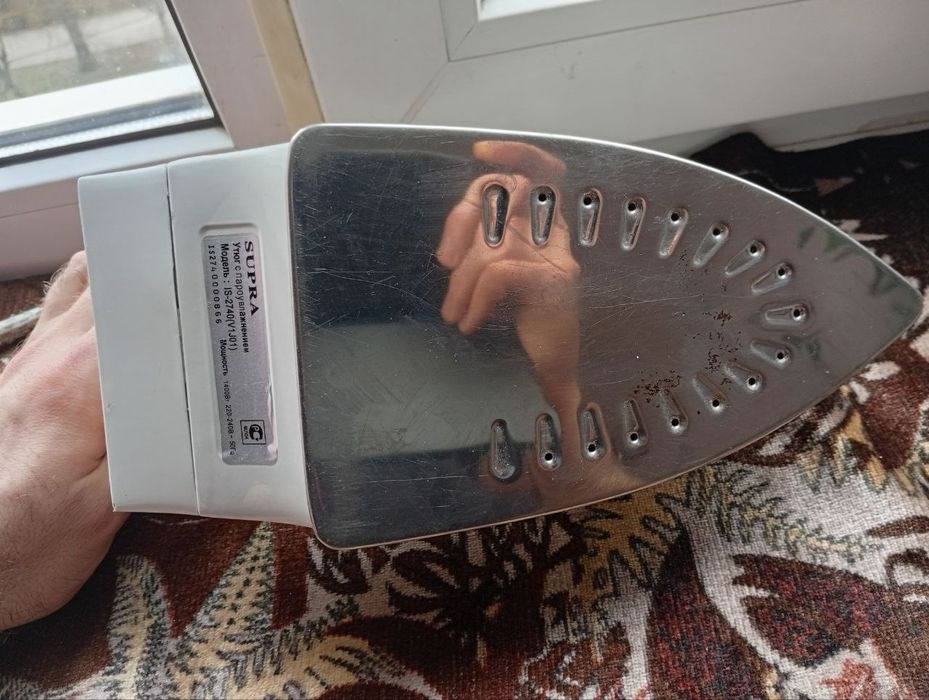 Утюг SUPRA IS-2740PS