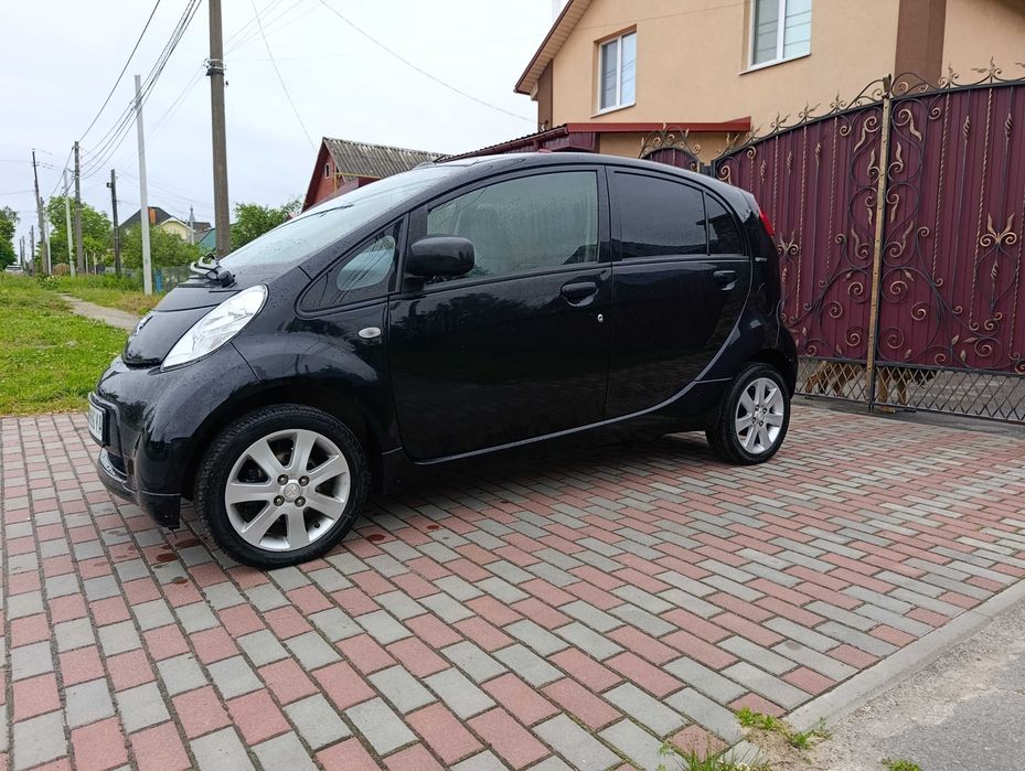 Peugeot iOn 2012 Електро
