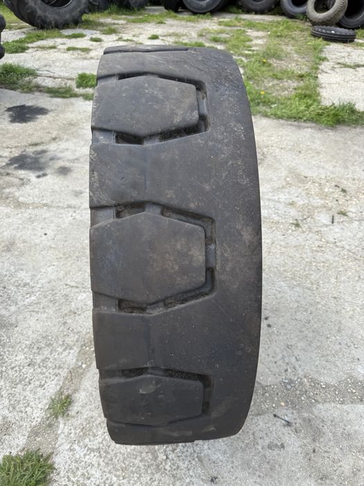 Opona 12.00R20 Continental