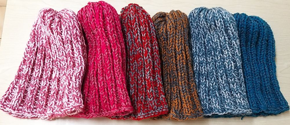Gorros feitos à mão.