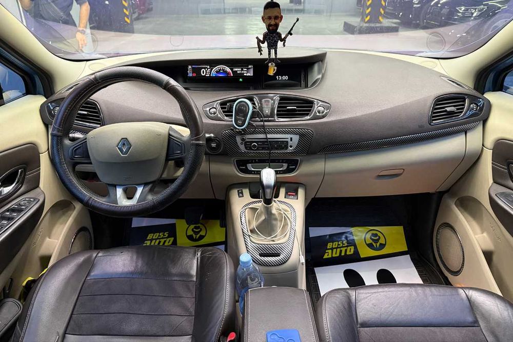 Renault Megane Scenic 2012