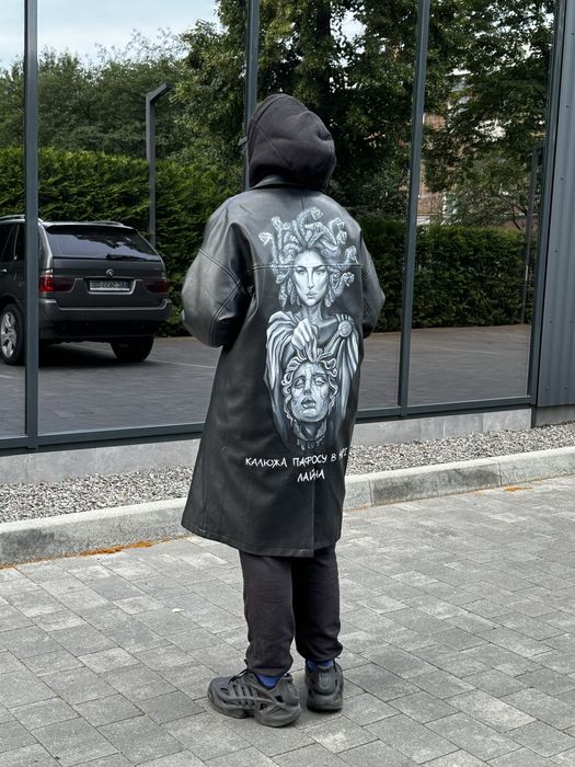 Шкіряний плащ Karl Kani
