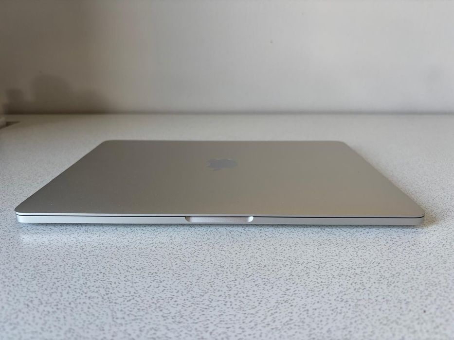 MacBook Pro 13” 2019 i5 / 8GB / 128GB – Flexgate – bardzo ładny stan
