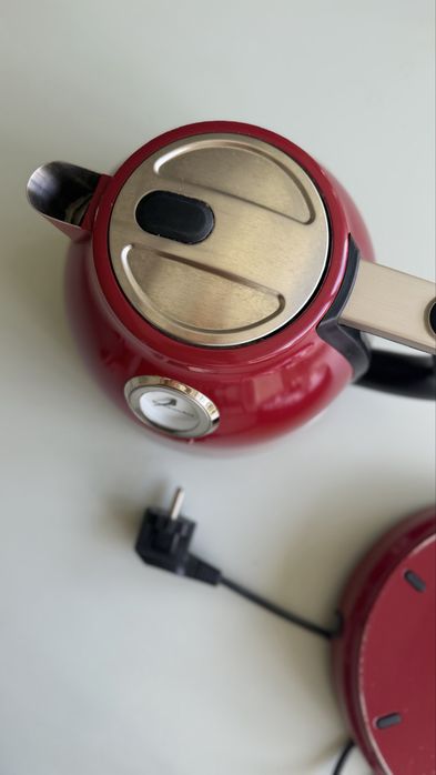 Czajnik elektryczny KitchenAid Artisan 1,5 l, czerwony (Empire Red)