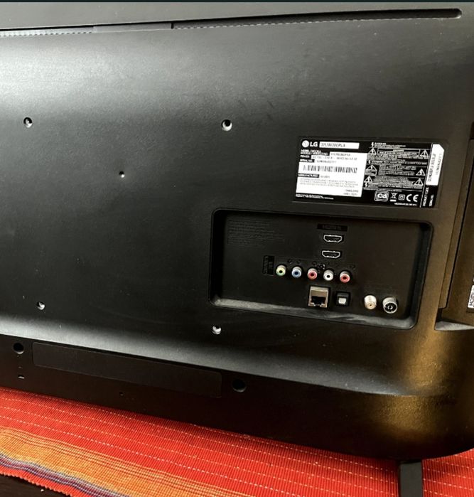 Telewizor LG model 32LM6300PLA