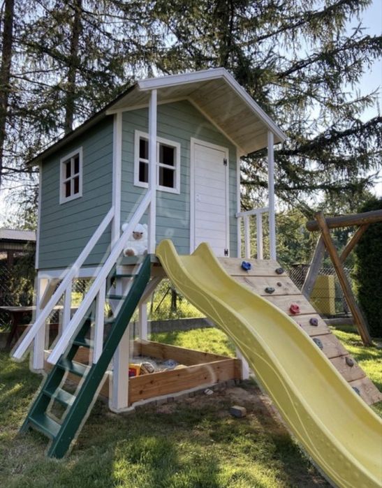 Plac zabaw dla dzieci domek  ogrodowy hustawka piaskiwnica zjezdzalnia