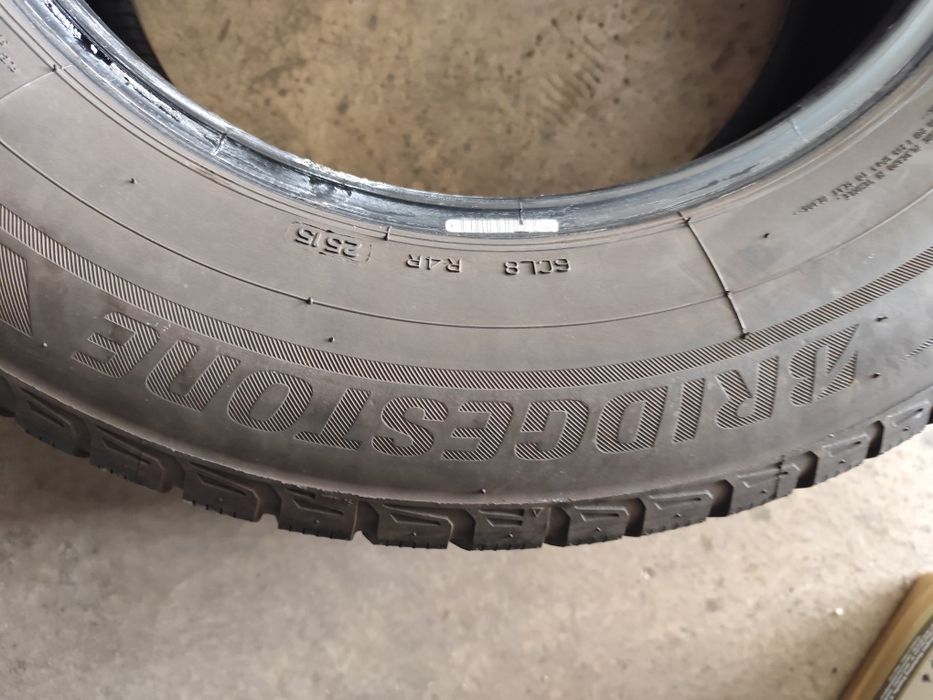 Pneus 235/65r17 Bridgestone Blizzak Inverno  ocasião