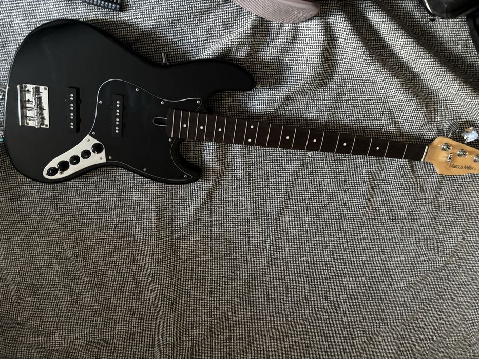 Baixo Marcus Sire V3