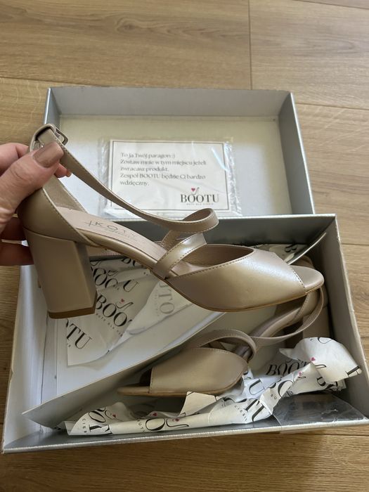 Sandały kotyl nowe beżowe 36