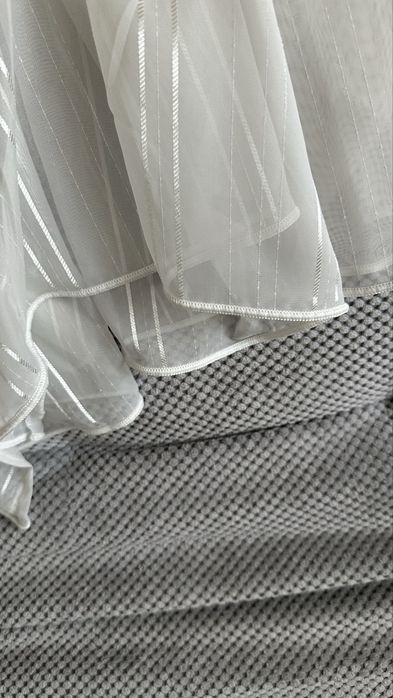 Білий тюль готовий з гачками